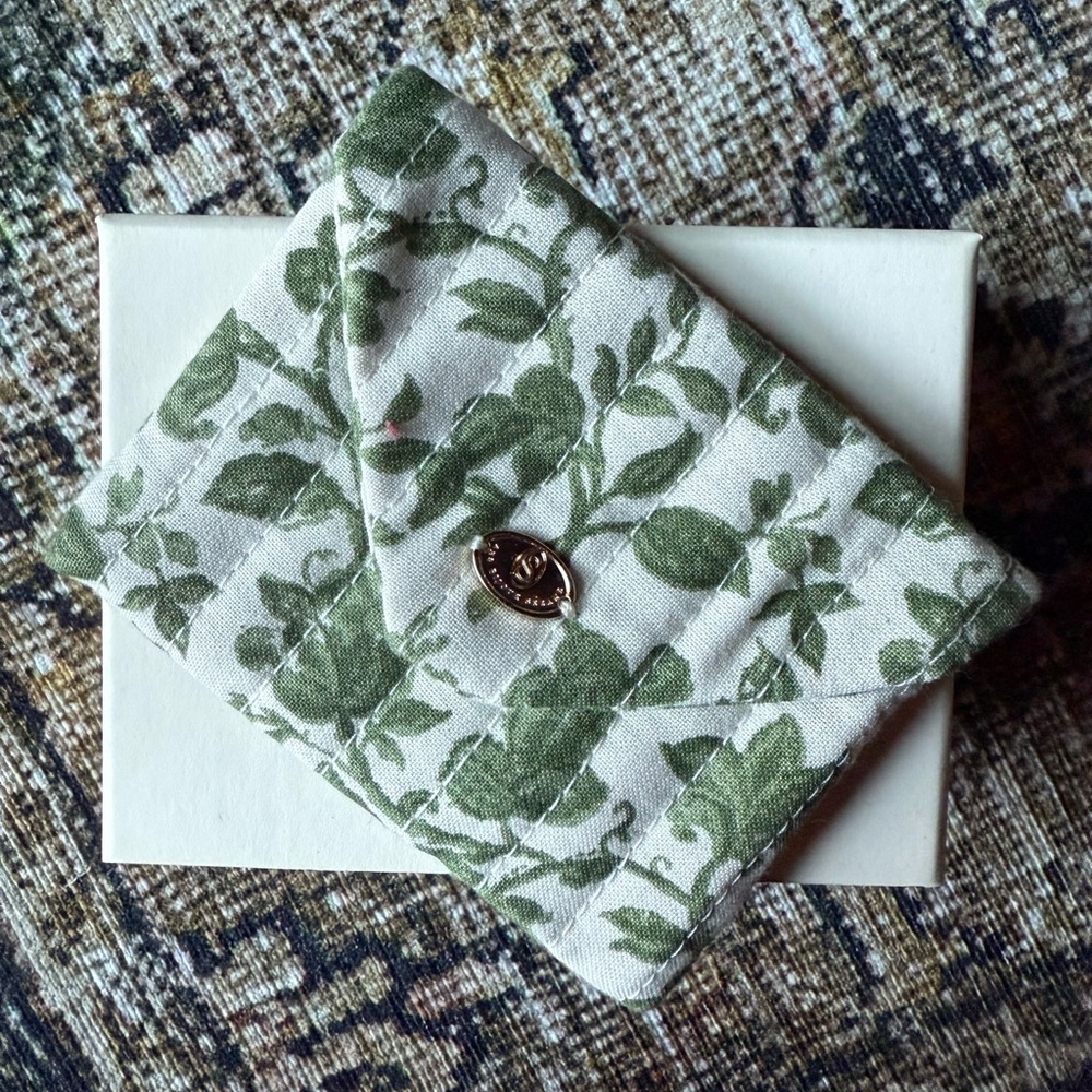 Vera Bradley Green Leaf Quilted Wallet